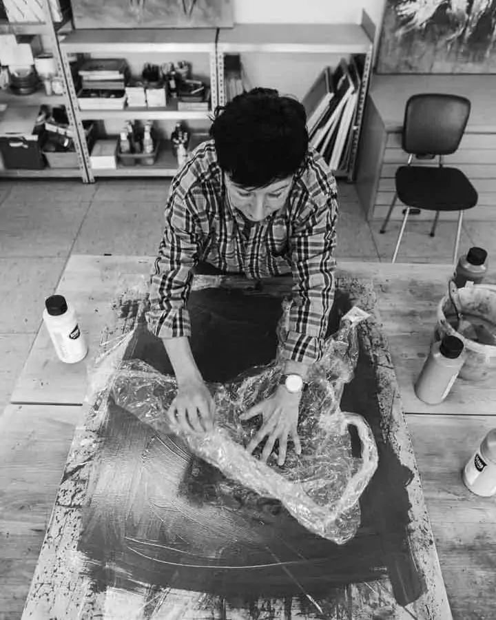 Marlies Kosubski: Farbe mit Folie bearbeiten